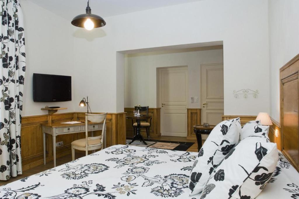 Villa Heloise Hotel Puisseguin Eksteriør billede